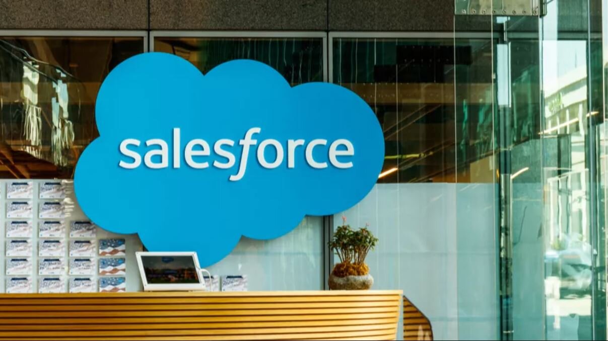 Η Salesforce λέγεται πως κινείται προς την αγορά των NFTs