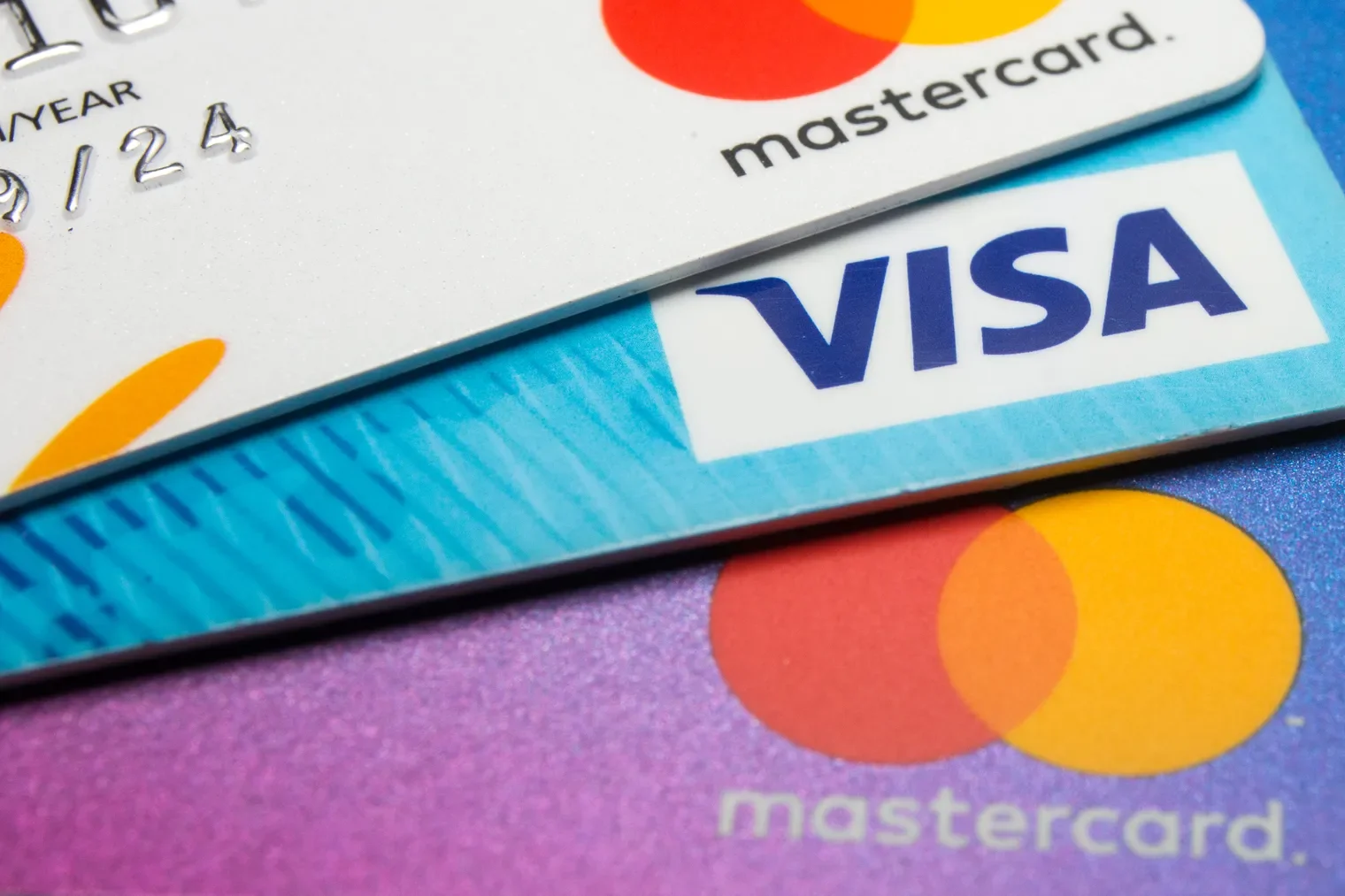 Οι PayPal, Visa και MasterCard αναστέλλουν τις υπηρεσίες τους στη Ρωσία
