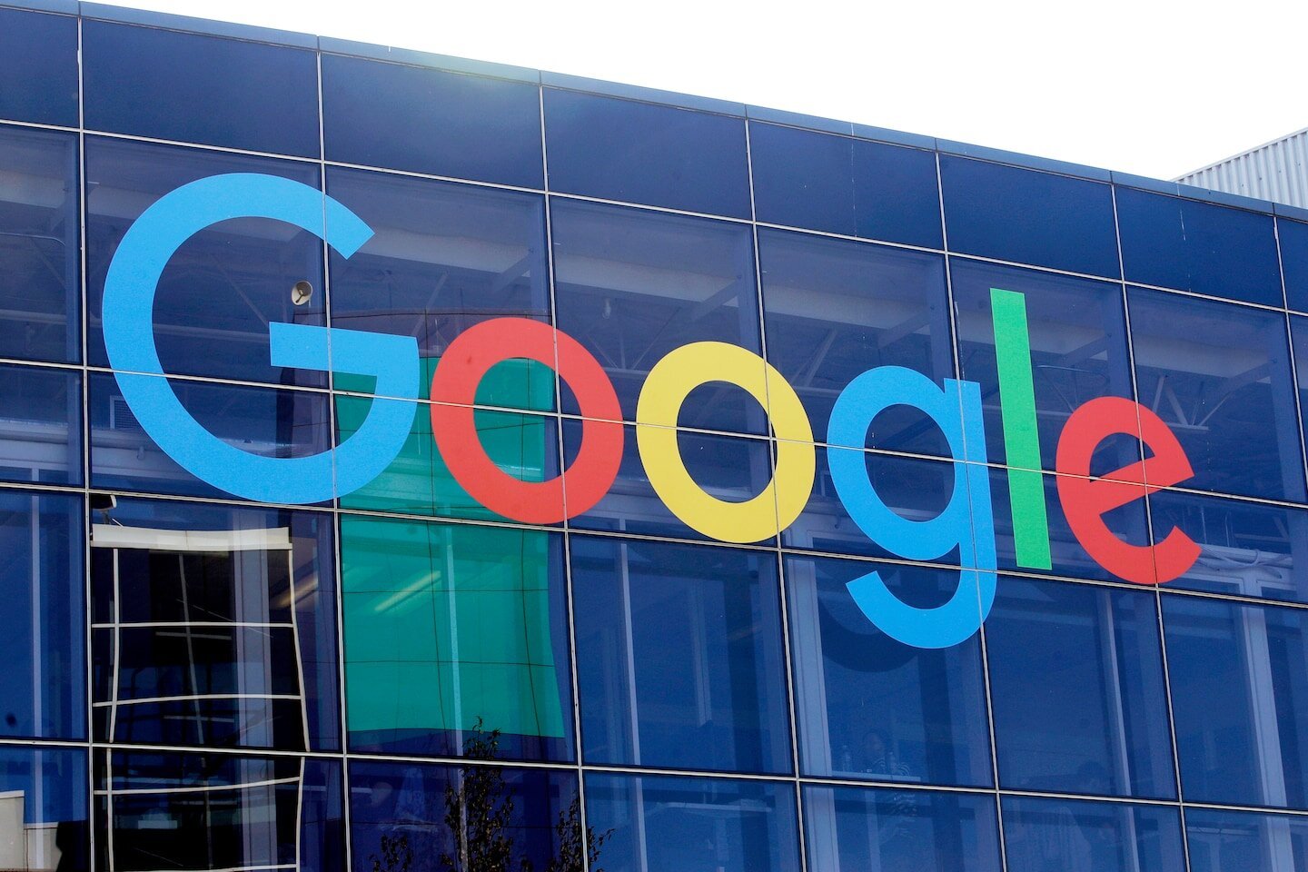 Πλέον η Google προσφέρει τη δυνατότητα αφαίρεσης τηλεφώνου από τα αποτελέσματα αναζήτησης