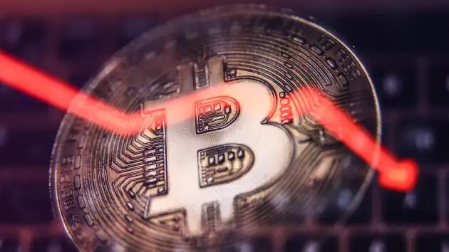 Κατέρρευσε το Bitcoin, με την αξία του να διαμορφώνεται πλέον κοντά στα $21.000