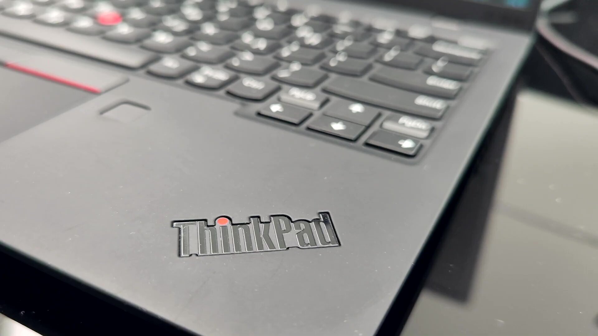 Μια βόλτα στο Lenovo Official Store με την οικογένεια ThinkPad X1 laptop