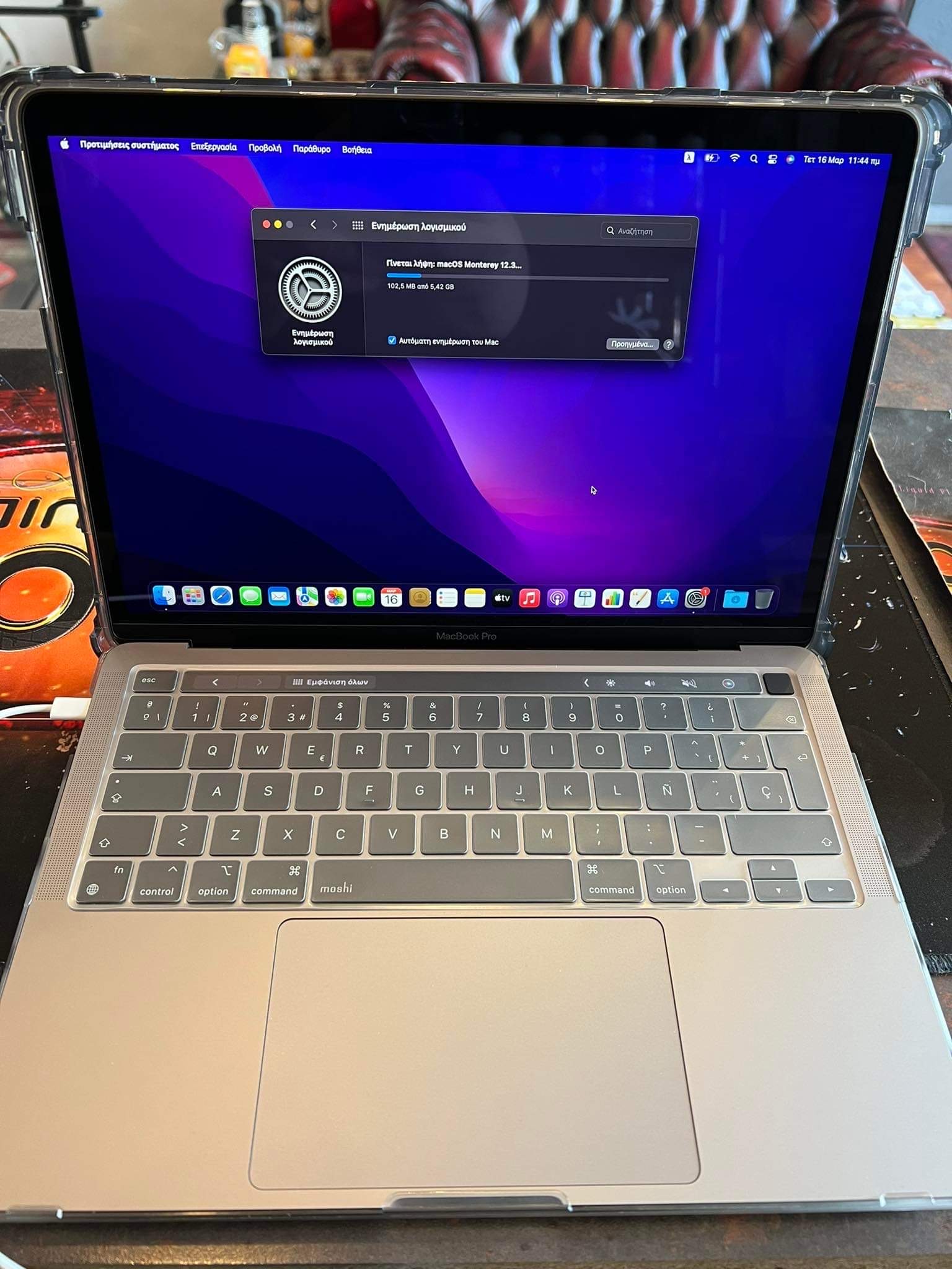 Macbook pro 13 3 2020 m1 8gb 256gb ssd space grey macbook