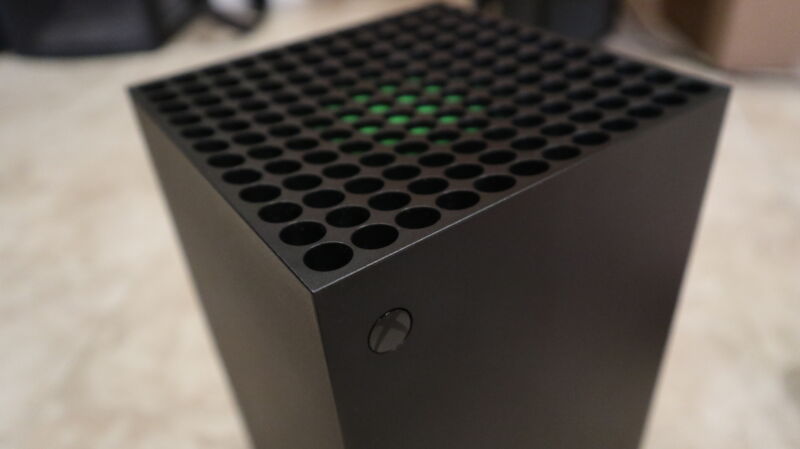 Ενημέρωση του Xbox Series X επιτρέπει σε περισσότερους δίσκους Xbox One να αναπαράγονται χωρίς σύνδεση στο Internet