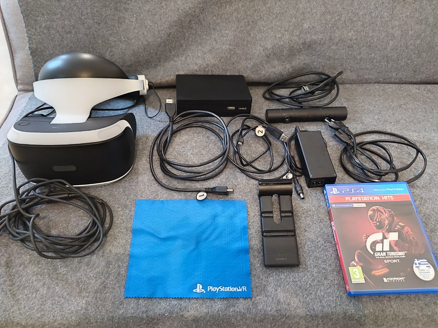 playstation-vr-version-2-headset-and-camera-grand-turismo-sport-vr