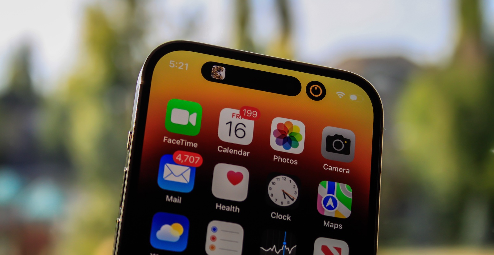 Περισσότερες πληροφορίες για "Η Apple προειδοποιεί για χαμηλότερη διαθεσιμότητα των iPhone 14 Pro και Pro Max λόγω των περιορισμών του COVID-19"