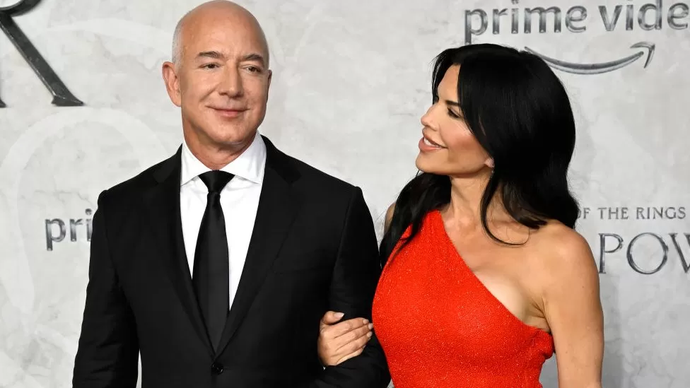 Περισσότερες πληροφορίες για "Ο Jeff Bezos θα δωρίσει το μεγαλύτερο μέρος της περιουσίας του σε φιλανθρωπίες"