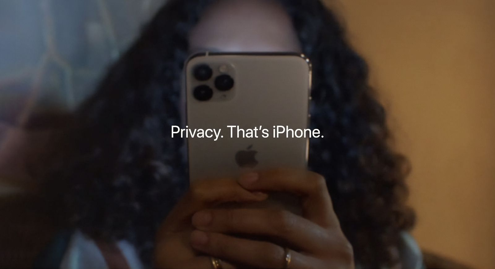 Μαζική αγωγή στην Apple επειδή εξακολουθεί να παρακολουθεί τους χρήστες παρά τις διαβεβαιώσεις περί ιδιωτικότητας