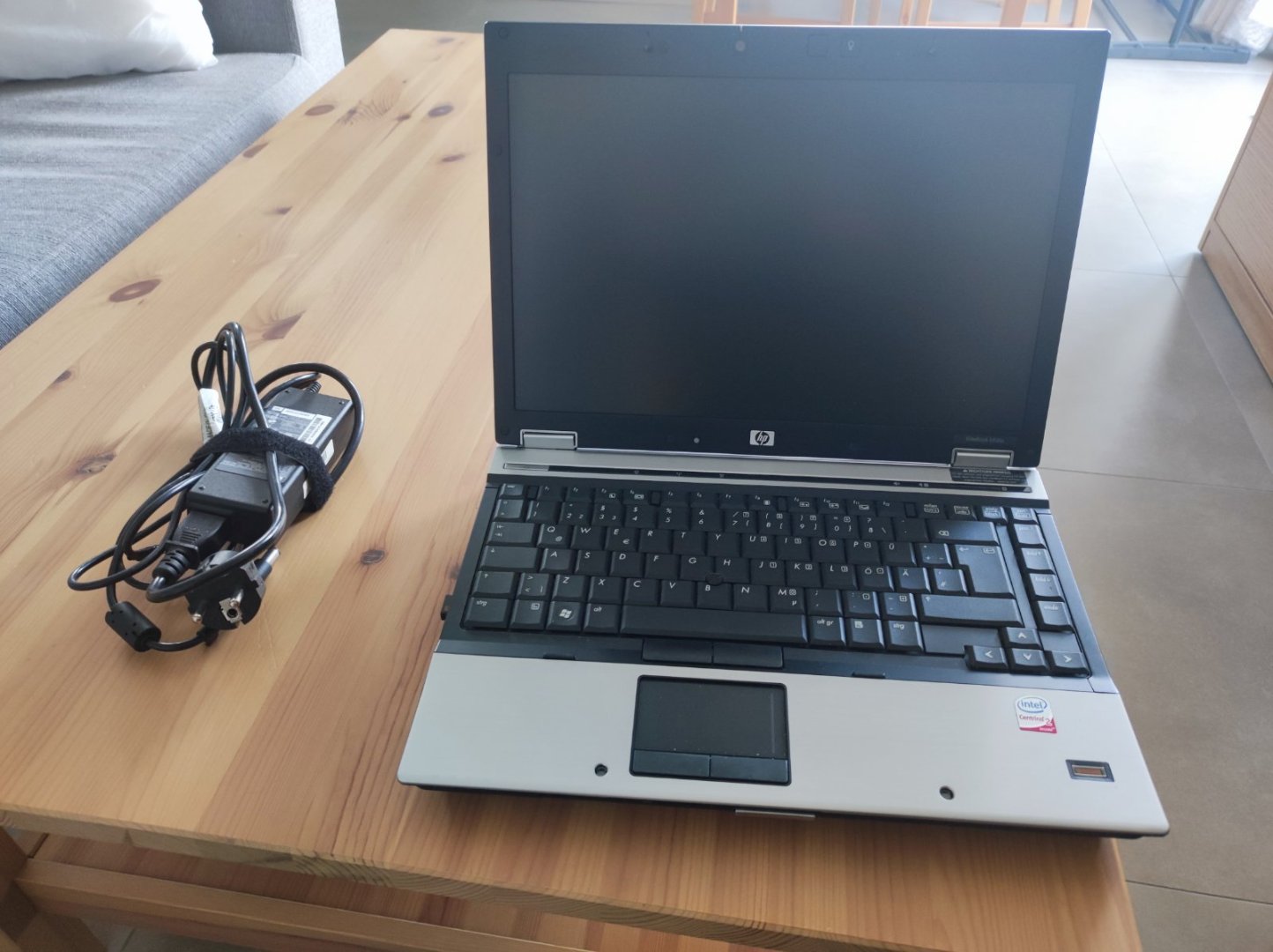 Hp Elitebook 6930p Hewlett Packard Insomniagr 7077