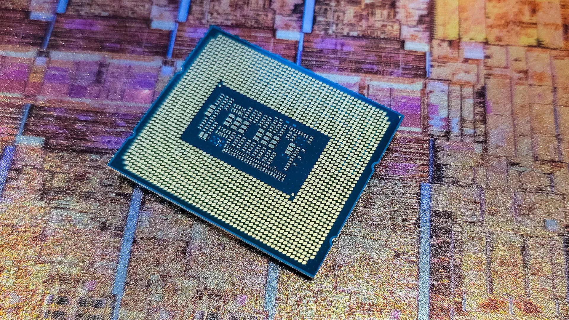 Η Intel έχει βάλει στόχο να πάρει πίσω το μερίδιο που έχει καρπωθεί η AMD στην αγορά επεξεργαστών