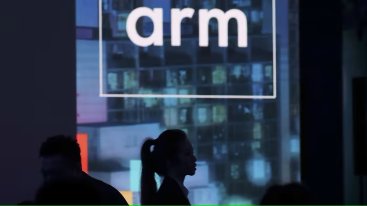 Η ARM δεν θα πουλήσει τα νέα σχέδια των επεξεργαστών της σε Κινεζικές εταιρείες εξαιτίας των Αμερικανικών και Βρετανικών περιορισμών