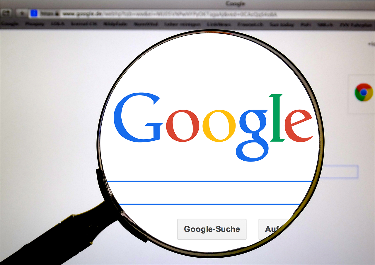 Η Google συμφωνεί να παρέχει σαφέστερες πληροφορίες στους καταναλωτές  της ΕΕ σχετικά με τις υπηρεσίες που παρέχει