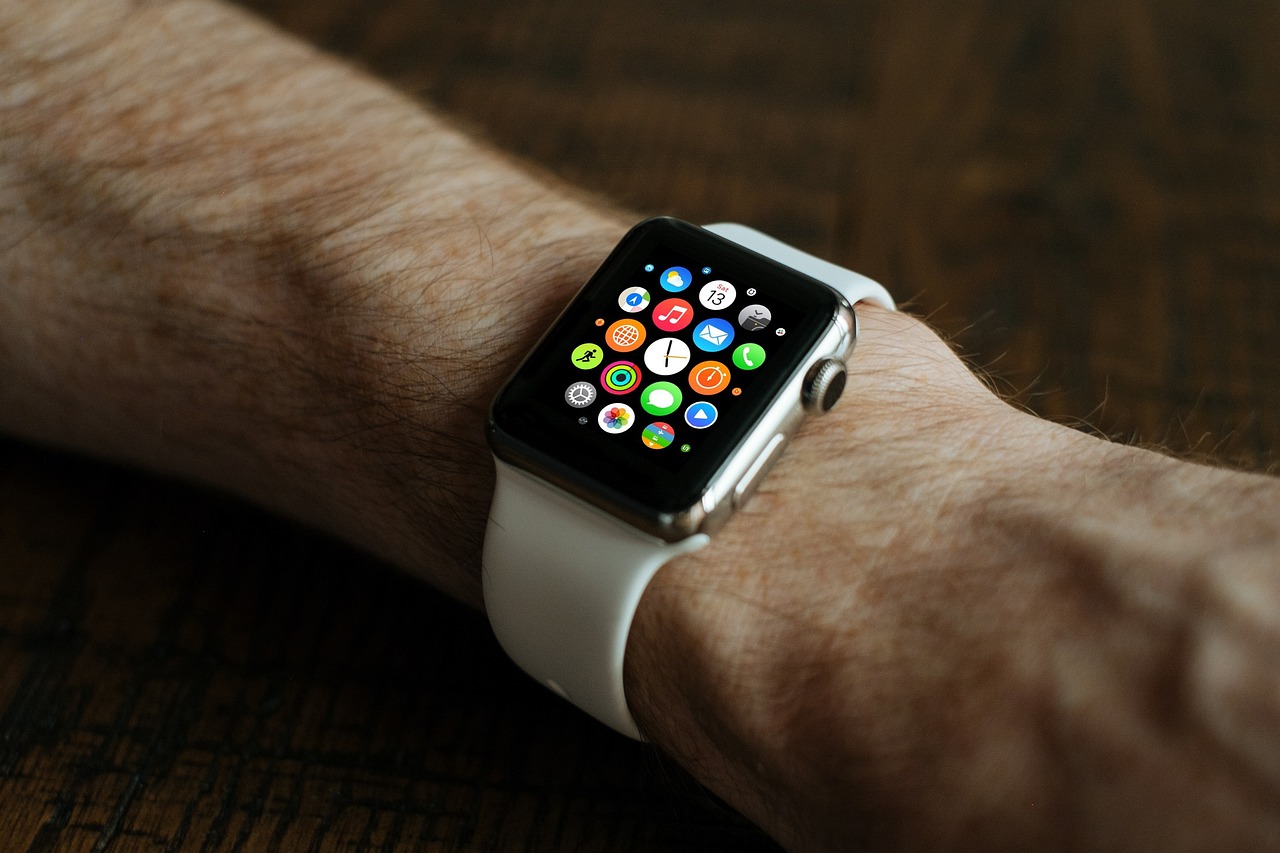 Η Apple θα χρησιμοποιήσει δικές της οθόνες για τα Apple Watch και iPhone από το 2024