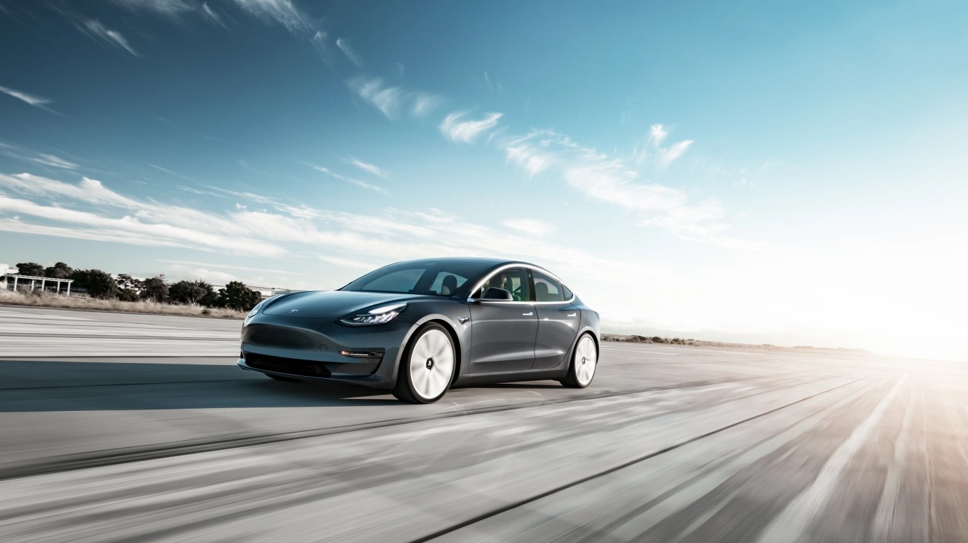 Η Tesla παρέδωσε περισσότερα από 405.000 οχήματα το 4ο τρίμηνο του 2022, σημειώνοντας νέο ρεκόρ