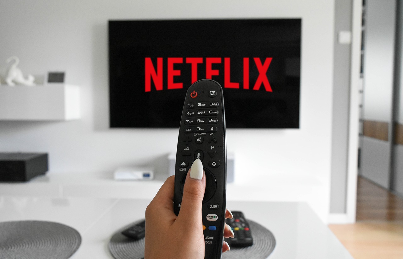 Το Netflix θα επεκτείνει τον περιορισμό κοινής χρήσης μιας συνδρομής, το 1ο τρίμηνο του 2023