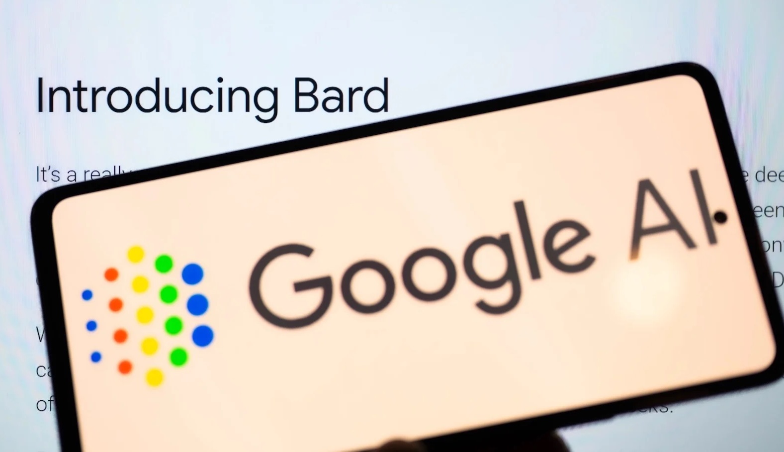 Περισσότερες πληροφορίες για "Το Bard AI κάνει λάθος, κοστίζοντας στη Google αρκετά δισεκατομμύρια δολάρια"