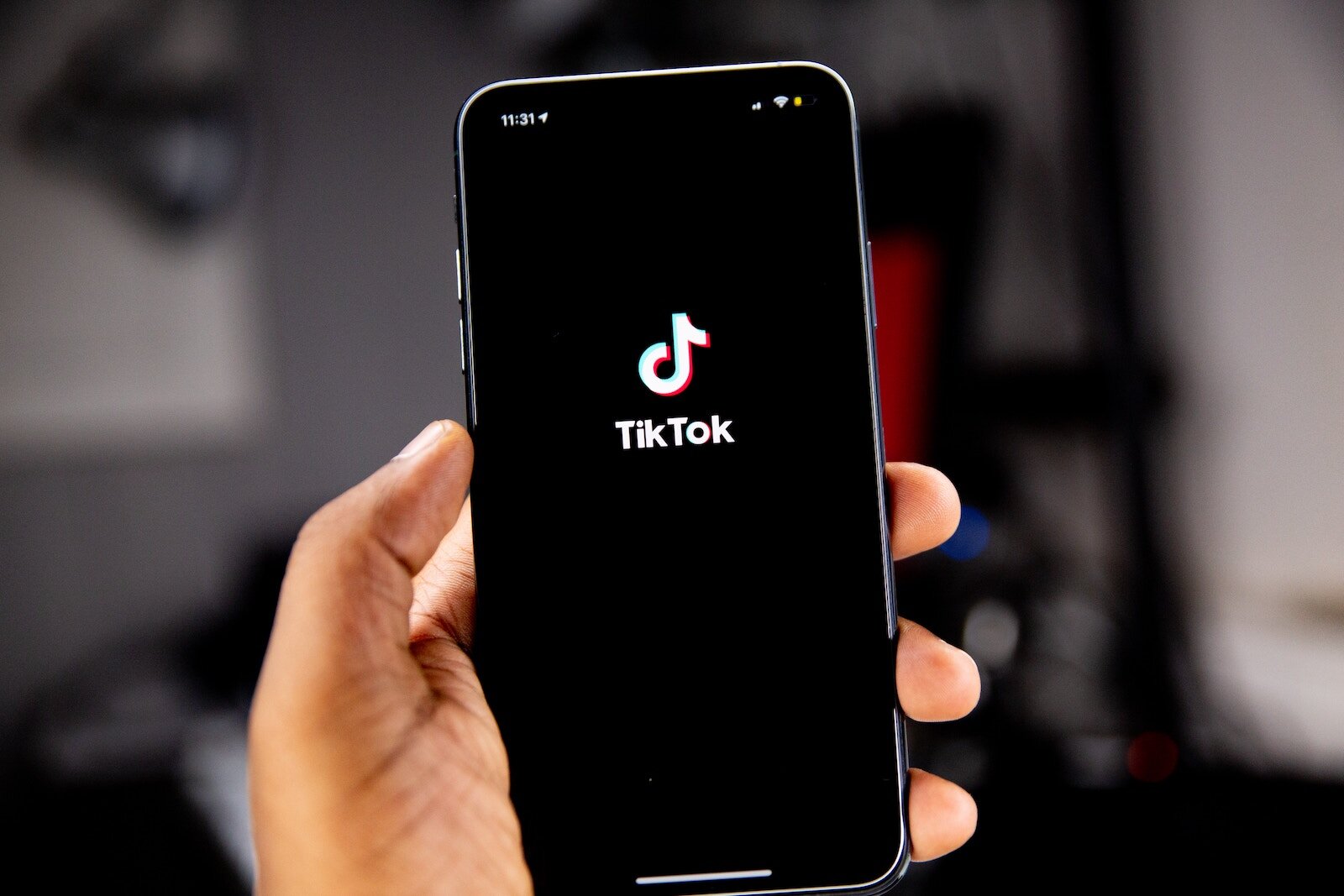 Περισσότερες πληροφορίες για "Τι δήλωσε ο CEO του TikTok στο Κογκρέσο σχετικά με τους δεσμούς της εφαρμογής με την Κίνα και την ασφάλεια των εφήβων"