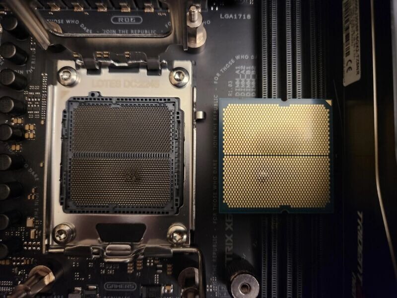 Περισσότερες πληροφορίες για "Νέες ενημερώσεις BIOS προσπαθούν να λύσουν πιθανό πρόβλημα υπερφόρτωσης των Ryzen 7000X3D CPU"