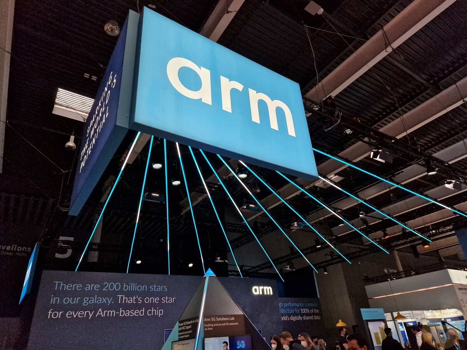 Περισσότερες πληροφορίες για "Η ARM φέρεται να κατασκευάζει ένα τσιπ για να δείξει τι μπορεί να κάνει η αρχιτεκτονική της"