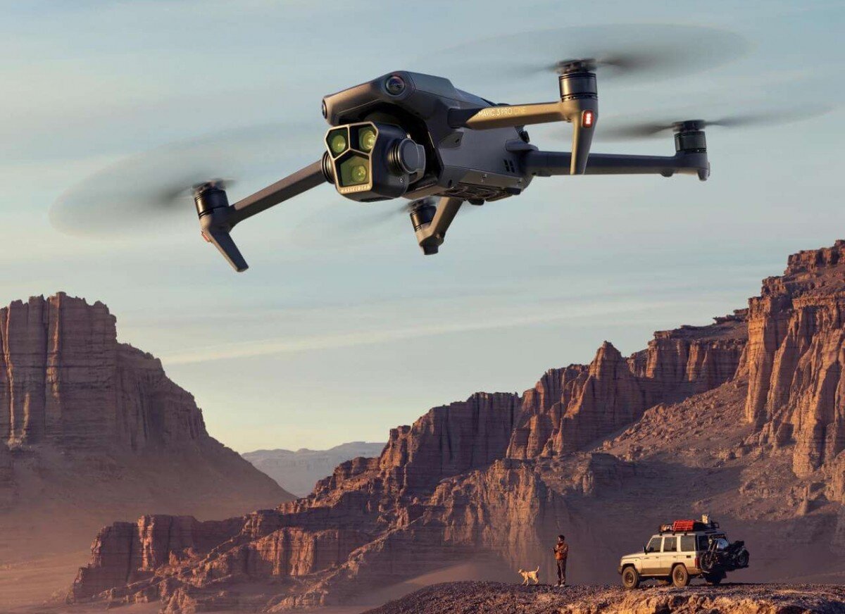 Το νέο DJI Mavic 3 Pro είναι το πρώτο drone με σύστημα τριπλής κάμερας