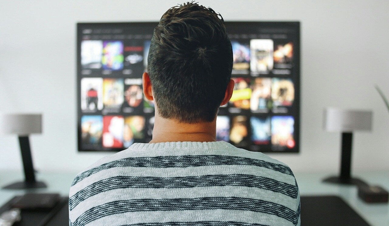 Ξεχάστε τo video streaming με τη συνοδεία διαφημίσεων  - έρχονται οι ad-supported τηλεοράσεις