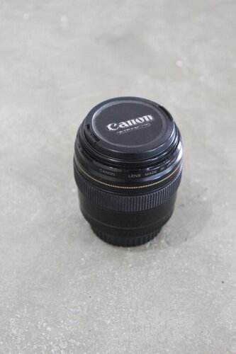 Περισσότερες πληροφορίες για "Canon Full Frame 85mm f/1.8 USM 350 €"