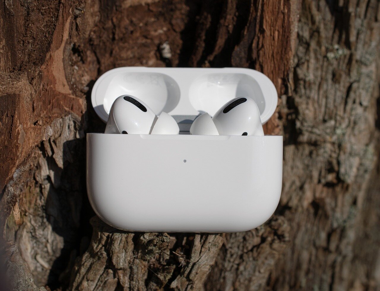 Apple will change the charging port of all AirPods to USB-C, starting with AirPods Pro – Apple