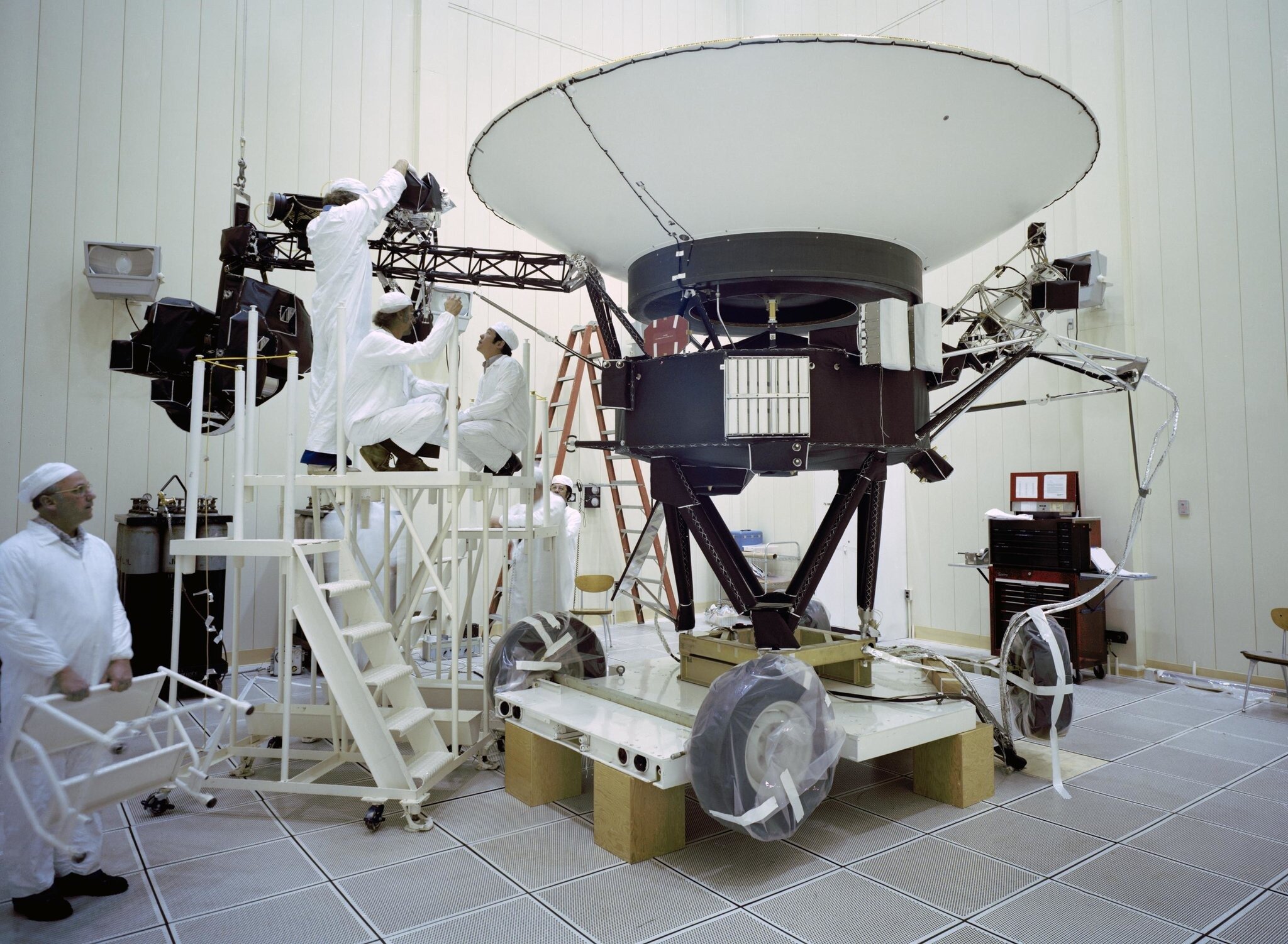 Περισσότερες πληροφορίες για "Η NASA αποκαθιστά την επικοινωνία με το Voyager 2"