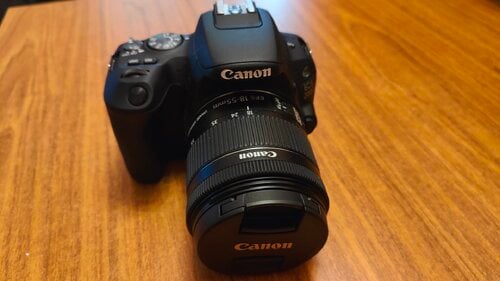 Περισσότερες πληροφορίες για "Canon EOS 200D + 18-55 IS STM"