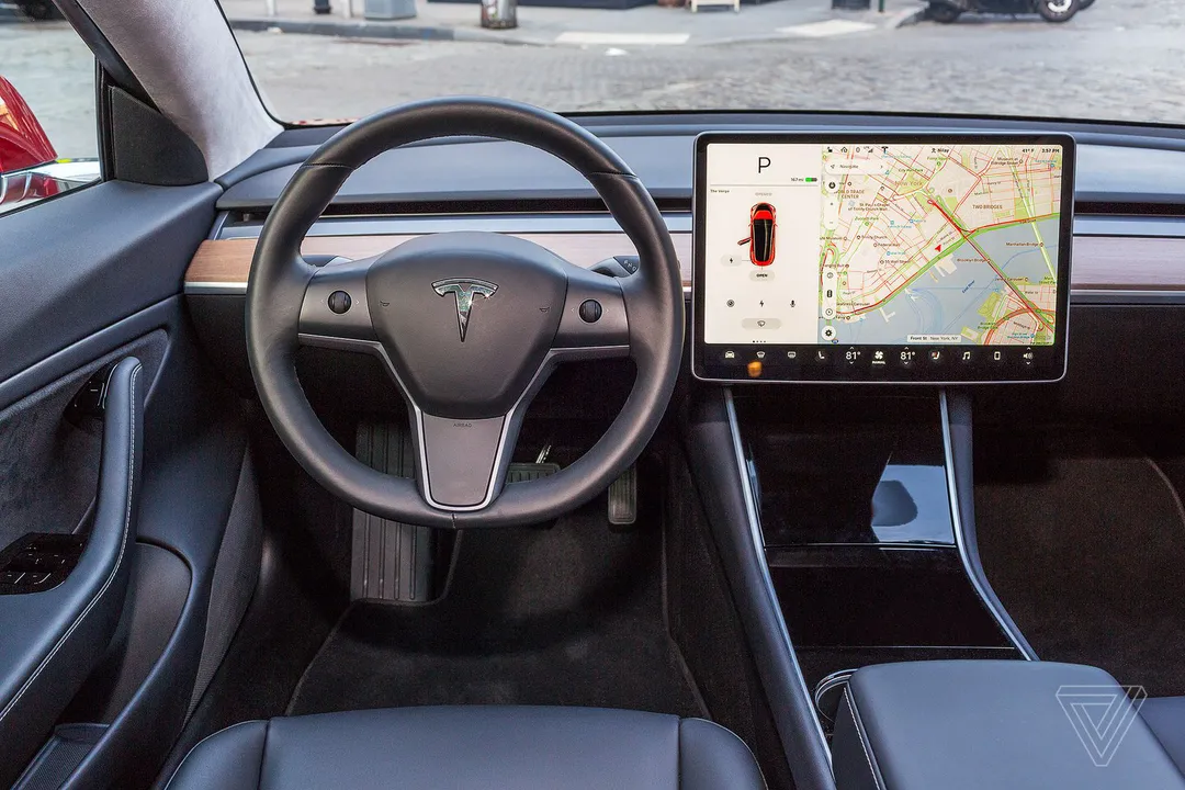 Έρευνα για σημαντικό πρόβλημα στο τιμόνι των αυτοκινήτων Tesla Model 3 και Model Y