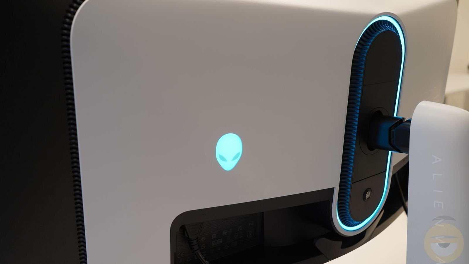 Alienware – Dell is preparing two new QD-OLED displays
