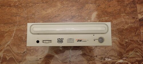 Περισσότερες πληροφορίες για "Samsung DVD Player CD Burner - Combo Multi RW - IDE"