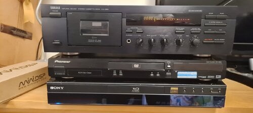 Περισσότερες πληροφορίες για "Πωλούνται Yamaha KX-390, Pioneer DVD-454, Sony BDP-S300"