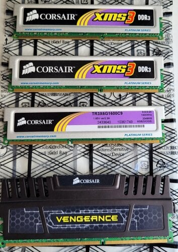 Περισσότερες πληροφορίες για "DDR 3: corsair xms3/corsair vengeance"