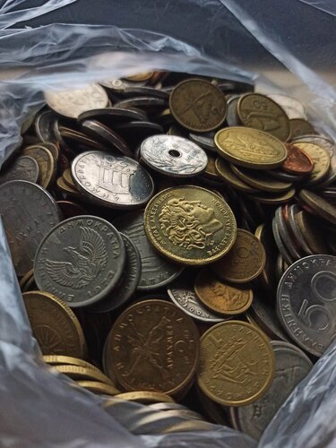 Περισσότερες πληροφορίες για "Συλλογή από παλιά κέρματα, χαρτονομίσματα και τηλεκάρτες"