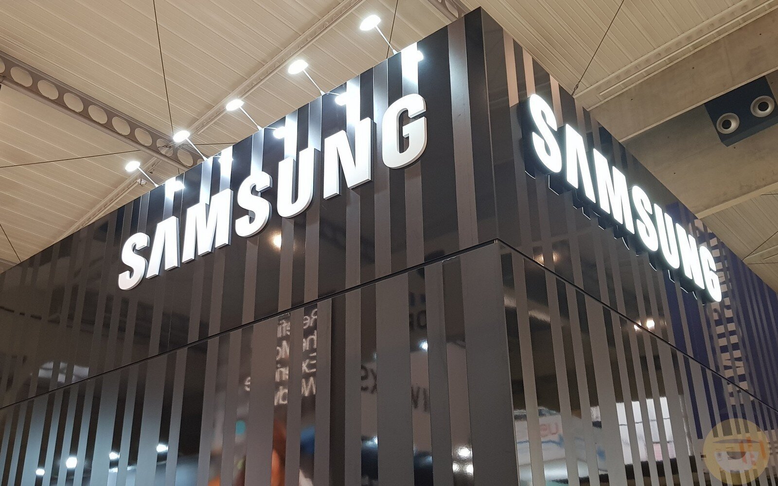 Περισσότερες πληροφορίες για "Το δικό της AI γλωσσικό μοντέλο, το Gauss, παρουσιάζει η Samsung, το οποίο θα ενσωματωθεί στις συσκευές της"