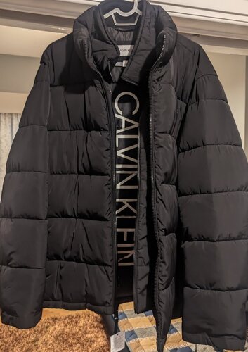 Περισσότερες πληροφορίες για "Πωλείται μπουφάν Calvin Klein καινούργιο από Αμερική."