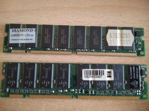Περισσότερες πληροφορίες για "Μνήμες SDRAM PC133 256MB 1τεμ. & 128MB 1τεμ."