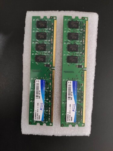 Περισσότερες πληροφορίες για "ADATA AD2U800B2G5-S DDR2 800 MHz 4GB (2x2GB) U-DIMM"