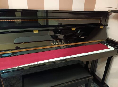 Περισσότερες πληροφορίες για "Πιάνο Samick JS 112RID αχρησιμοποίητο νέο"