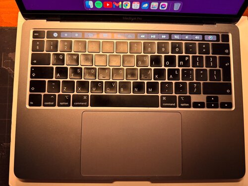 Περισσότερες πληροφορίες για "Apple MacBook Pro 13.3" ( i5/16GB/512GB) ( 2020) Space Gray"