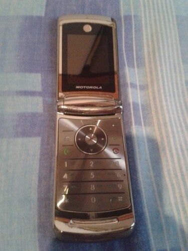 Περισσότερες πληροφορίες για "κινητό τηλέφωνο Motorola,του 2007 μοντέλο,8 ευρώ"