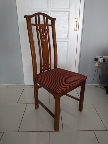 Περισσότερες πληροφορίες για "6 ξύλινες καρέκλες τραπεζαρίας με υφασμάτινο μαξιλάρι."