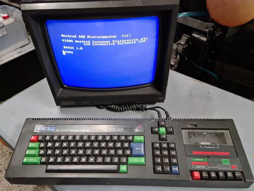 Περισσότερες πληροφορίες για "Amstrad 464 με το έγχρωμο μονιτορ"