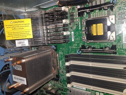 Περισσότερες πληροφορίες για "HP ProLiant ML350 G6 Server ssd 240gb RAM 36GB"