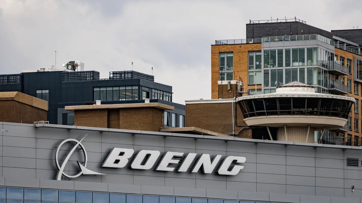 Περισσότερες πληροφορίες για "Νέο πρόβλημα εντοπίστηκε σε αεροσκάφη Boeing 737 Max"