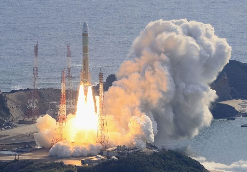 Japan successfully launched a new generation rocket – space