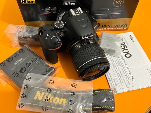 Περισσότερες πληροφορίες για "Nikon DSLR Φωτογραφική Μηχανή D3500 Crop Frame Kit (AF-P DX 18-55mm F3.5-5.6G VR) Black"