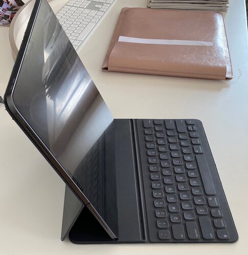 Περισσότερες πληροφορίες για "Apple Smart Keyboard Folio for iPad Pro  12.9 inch"