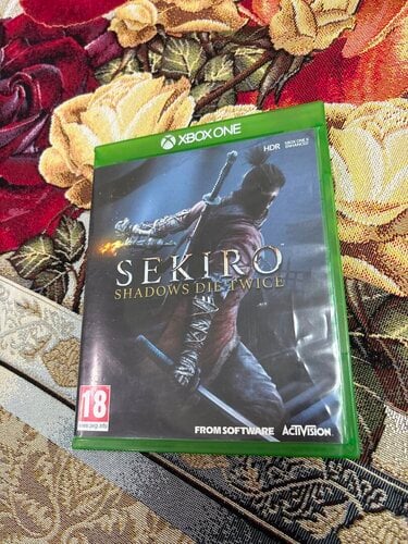 Περισσότερες πληροφορίες για "SEKIRO shadows die twice box only XBOX ONE"