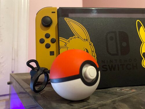 Περισσότερες πληροφορίες για "Nintendo switch Let's go Pikachu - Πολλά έξτρα"